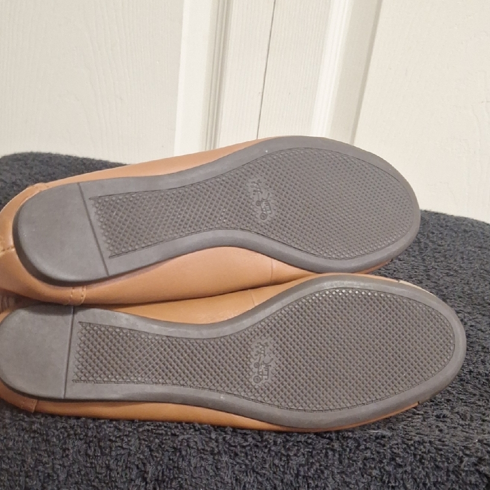 Coach "Chelsea" Faux Leather Tan Leather Flats Metallic Toecap-6½ - Picture 7 of 10